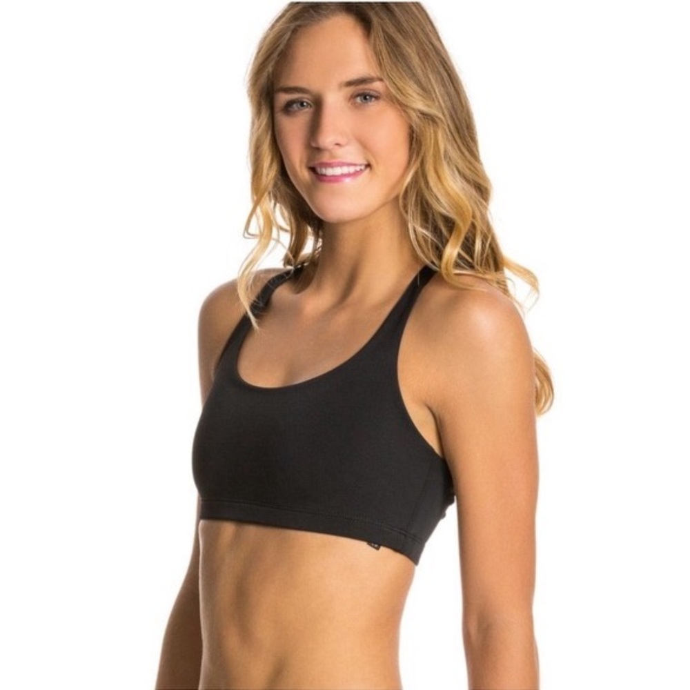 NEW Onzie Chic black sports bra size M